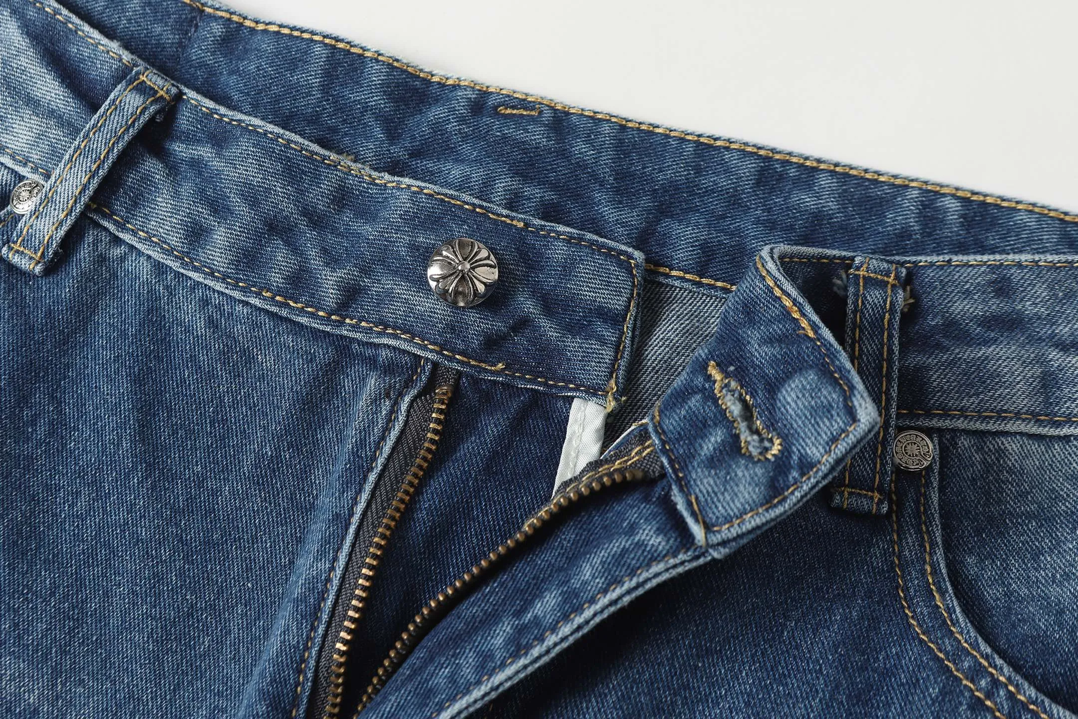 P270 Cross-border model, please do not place an order if you are pursuing quality - Chrome Hearts/Chrome Hearts Cross ✝️Pink embroidered washed jeans, trousers and casual pants - High weight, high density and high quality. The wool is soft, delicate and skin-friendly. It feels soft and silky. It has excellent warmth and skin-friendly properties. - Custom-woven and dyed, no color difference. No matter the fabric or workmanship details, it beats the ordinary version on the market. - Hardware zipper accessories are all customized, full of details - Color: washed blue -Size: 28 30 32 34 36